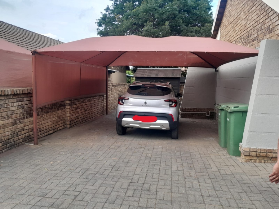 3 Bedroom Property for Sale in Waterval East North West